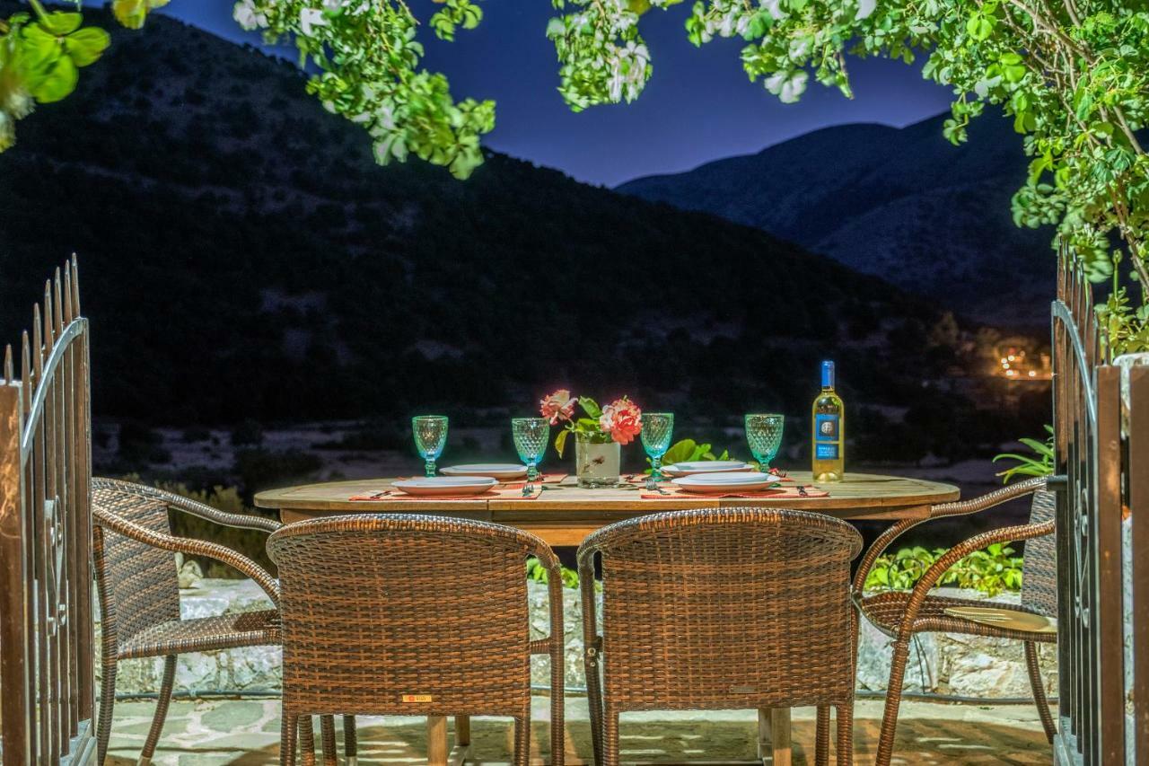 Stone Built Villa Galatia, Poolside & Perfect View Karés Eksteriør bilde